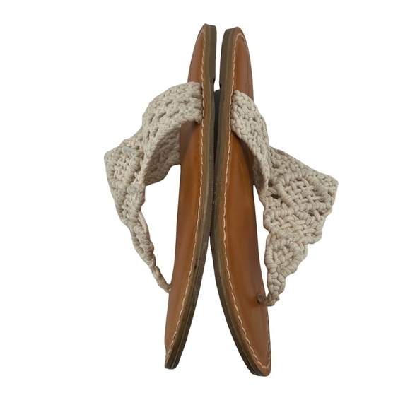 Universal Thread Cream Crochet Flat T-Strap Sandals Size 6 Women’s - Picture 5 of 6